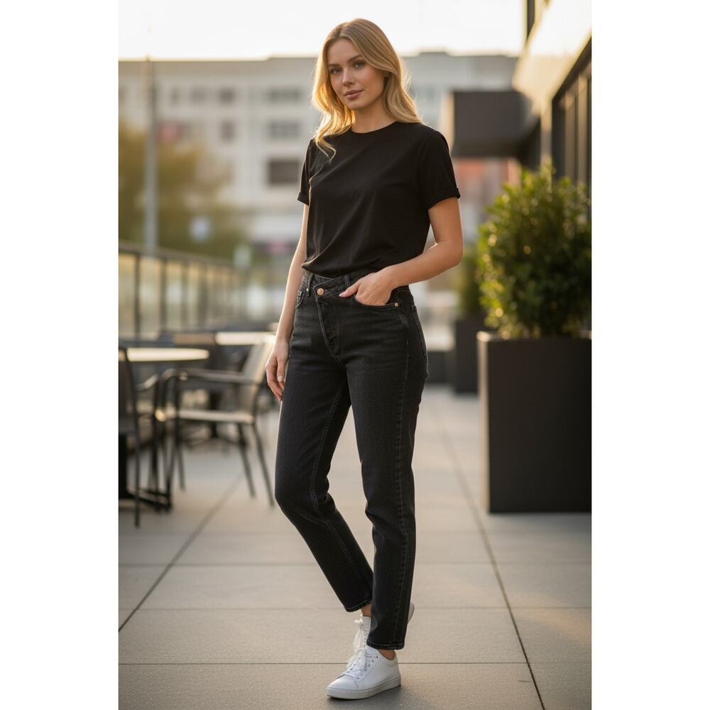 Abercrombie & Fitch The Dad High Rise Black Straight Leg Jeans Womens Size 27 4S